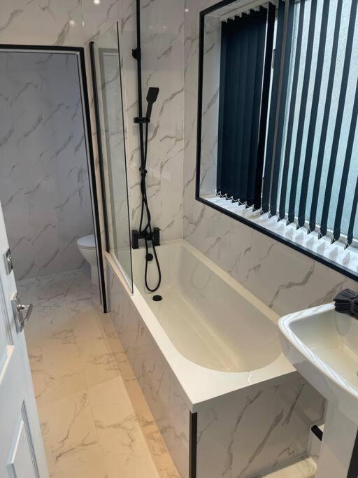 Luxury Accommodation. Wallasey Exterior foto